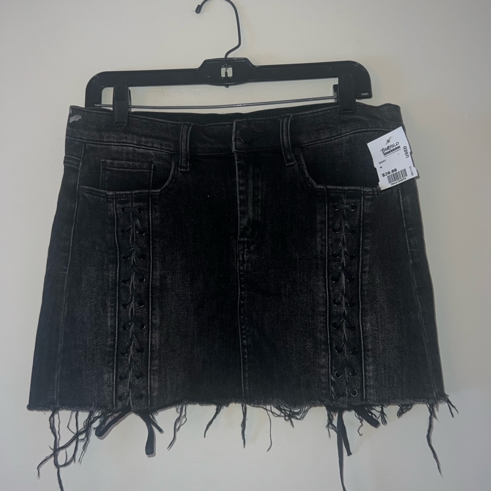 Blank NYC Black Mini Skirt w. Braid Detailing